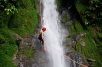 Selva_Bananito_Waterfall_Abseilen