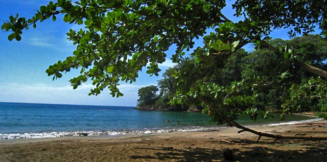 Samasati-Cahuita-beach