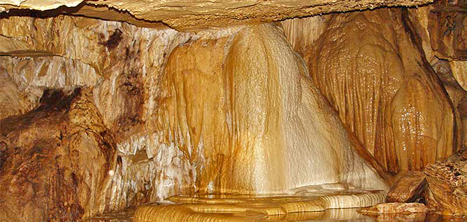 Venado Höhlen Jacamar Tours