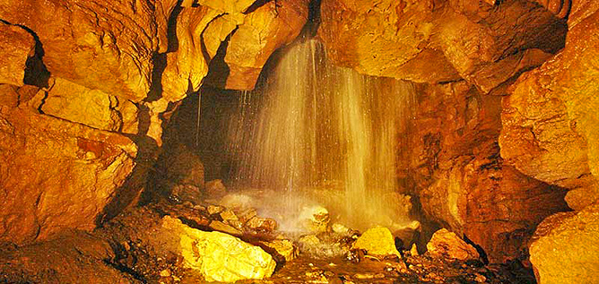 Venado Höhlen Jacamar Tours