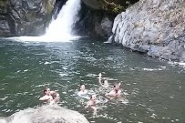 Maro_Wandertour_Baden im Wasserfall_Maro 10-2018