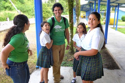 Sonati_Luis-Guillermo-Umwelterzieher_Besuch-in-Santa-Maria-Schule-La-Fortuna3_09-11-2018